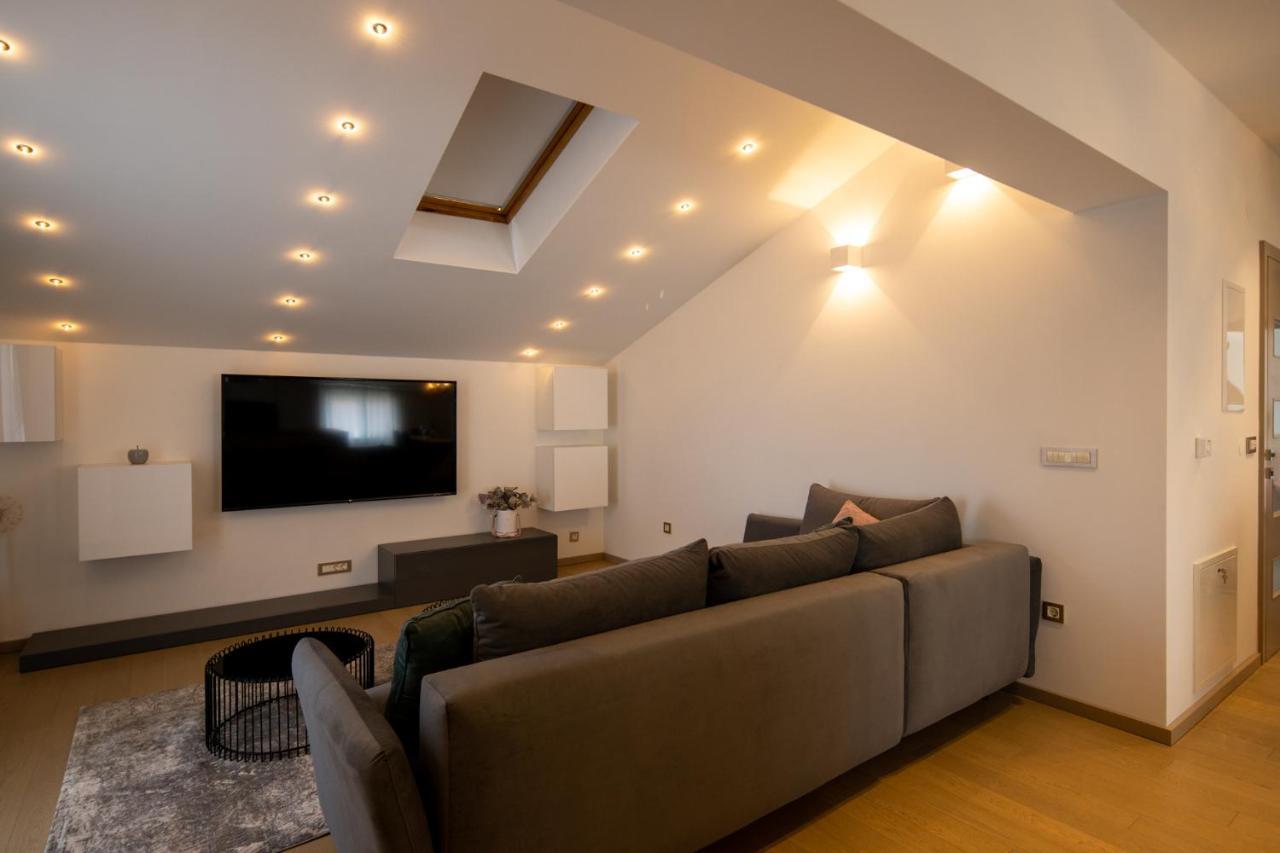 Lumaja Luxury Apartman ビオグラード・ナ・モル エクステリア 写真