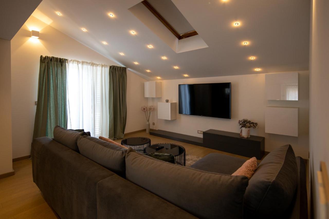 Lumaja Luxury Apartman ビオグラード・ナ・モル エクステリア 写真