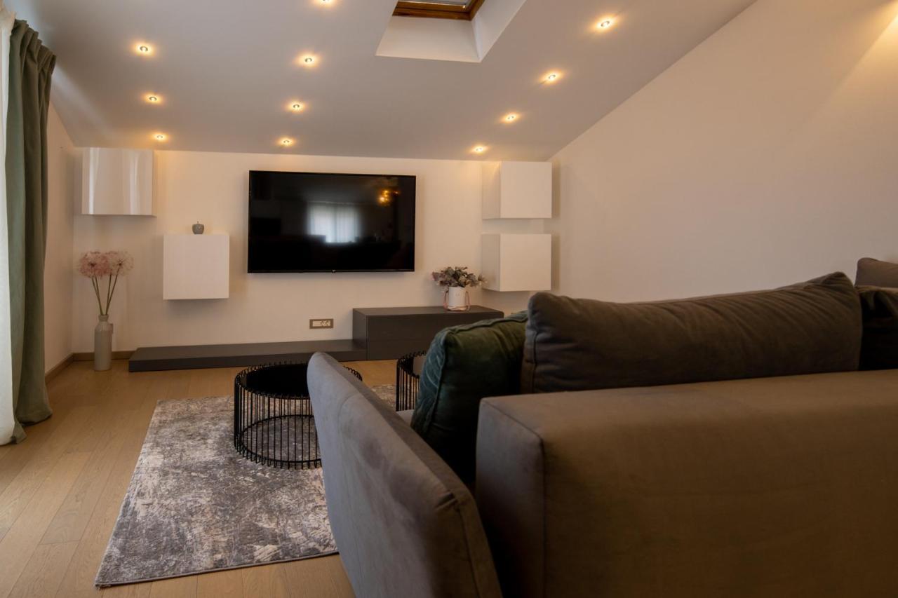 Lumaja Luxury Apartman ビオグラード・ナ・モル エクステリア 写真