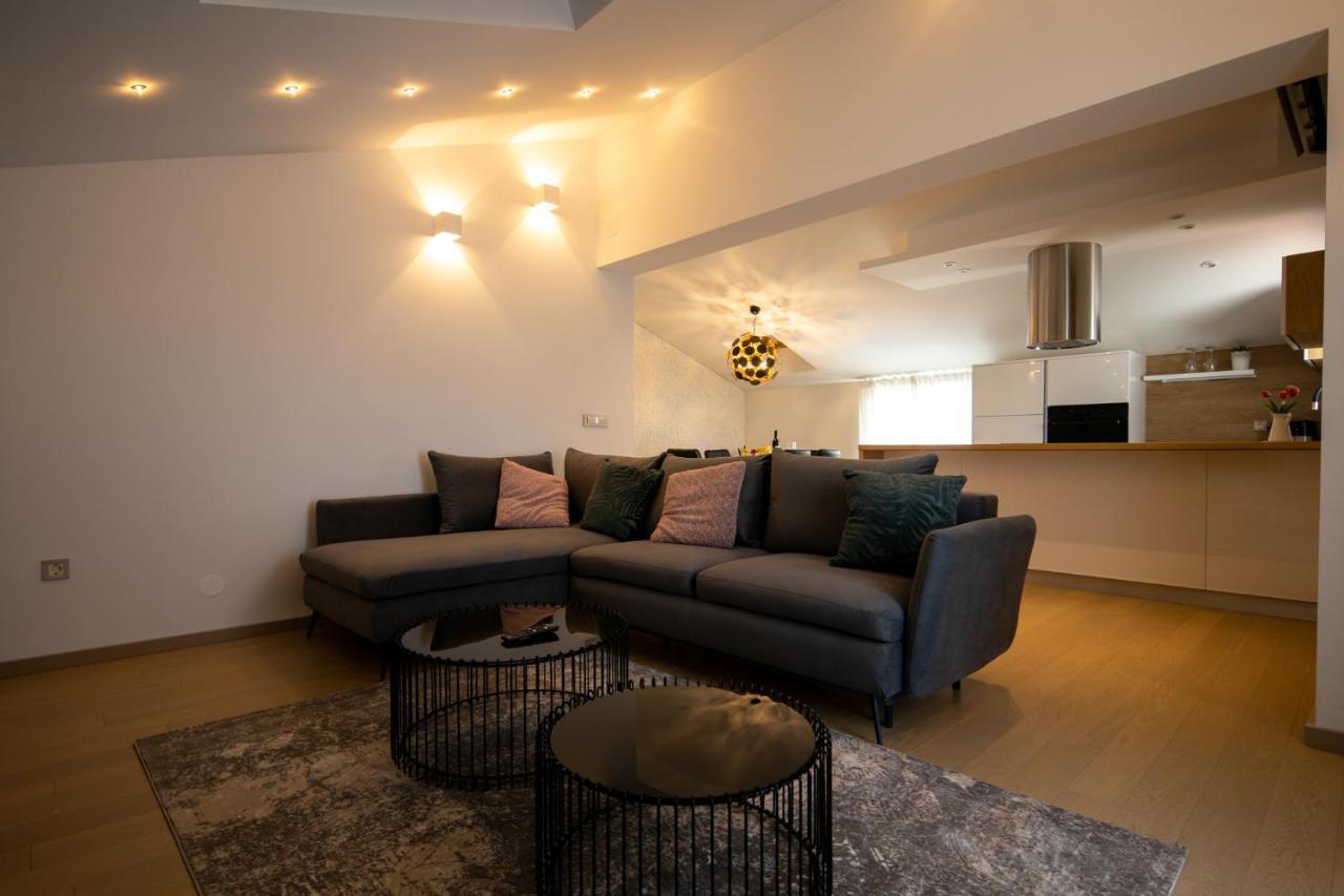 Lumaja Luxury Apartman ビオグラード・ナ・モル エクステリア 写真