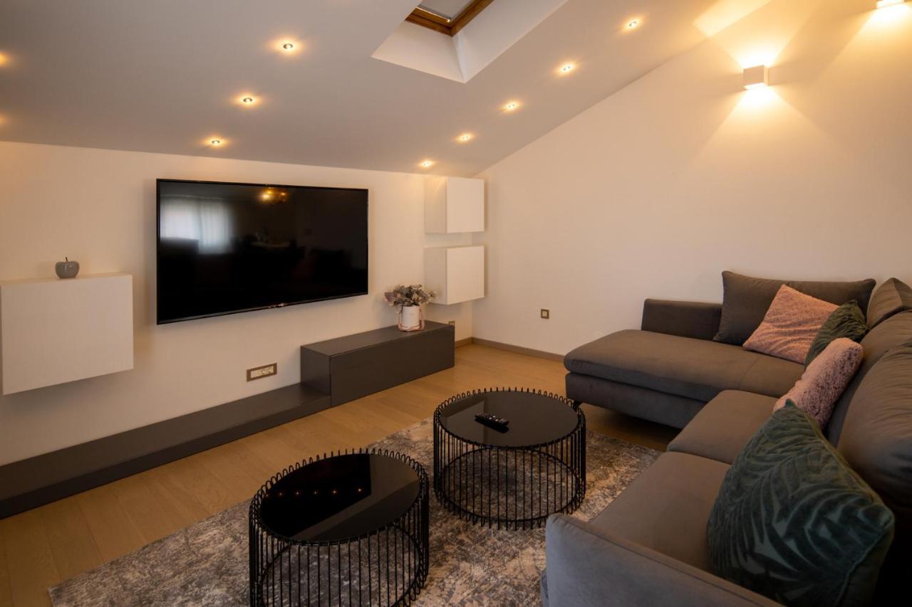 Lumaja Luxury Apartman ビオグラード・ナ・モル エクステリア 写真