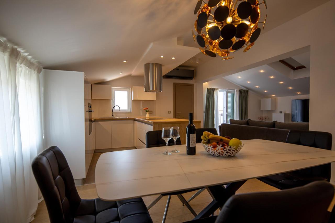 Lumaja Luxury Apartman ビオグラード・ナ・モル エクステリア 写真