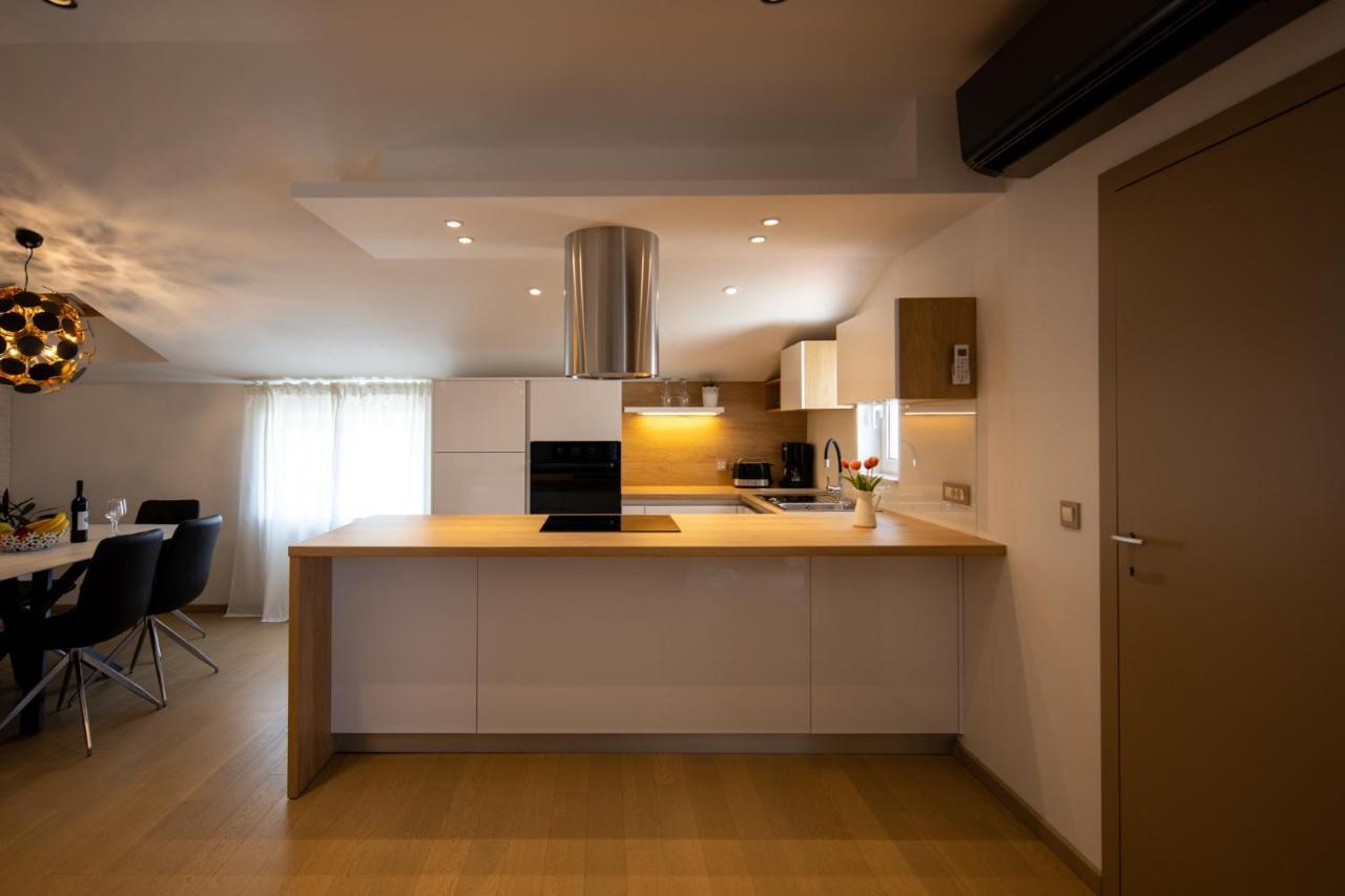 Lumaja Luxury Apartman ビオグラード・ナ・モル エクステリア 写真
