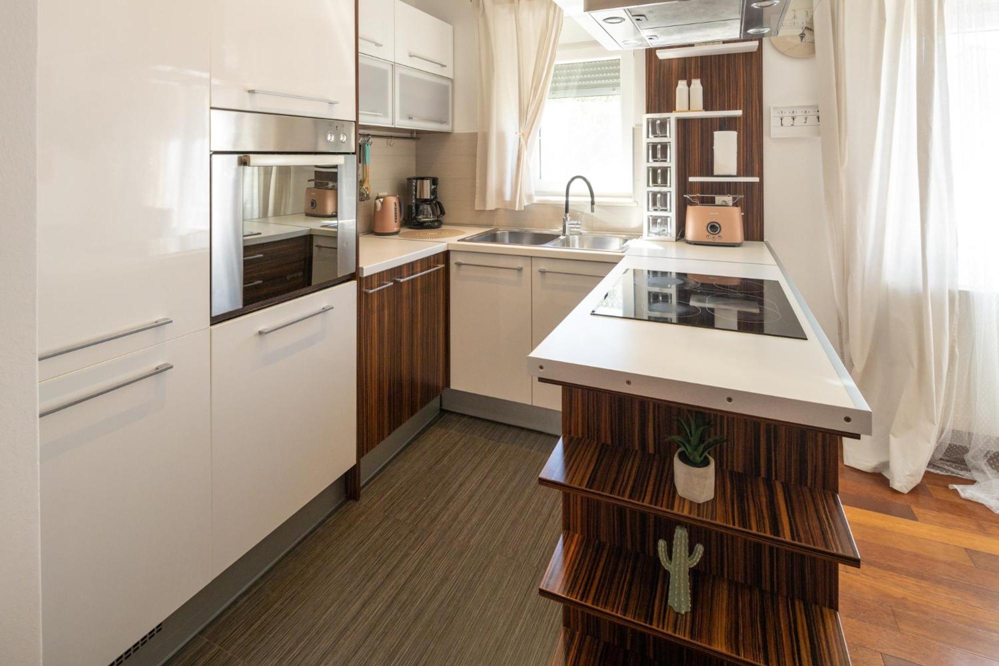 Lumaja Luxury Apartman ビオグラード・ナ・モル エクステリア 写真