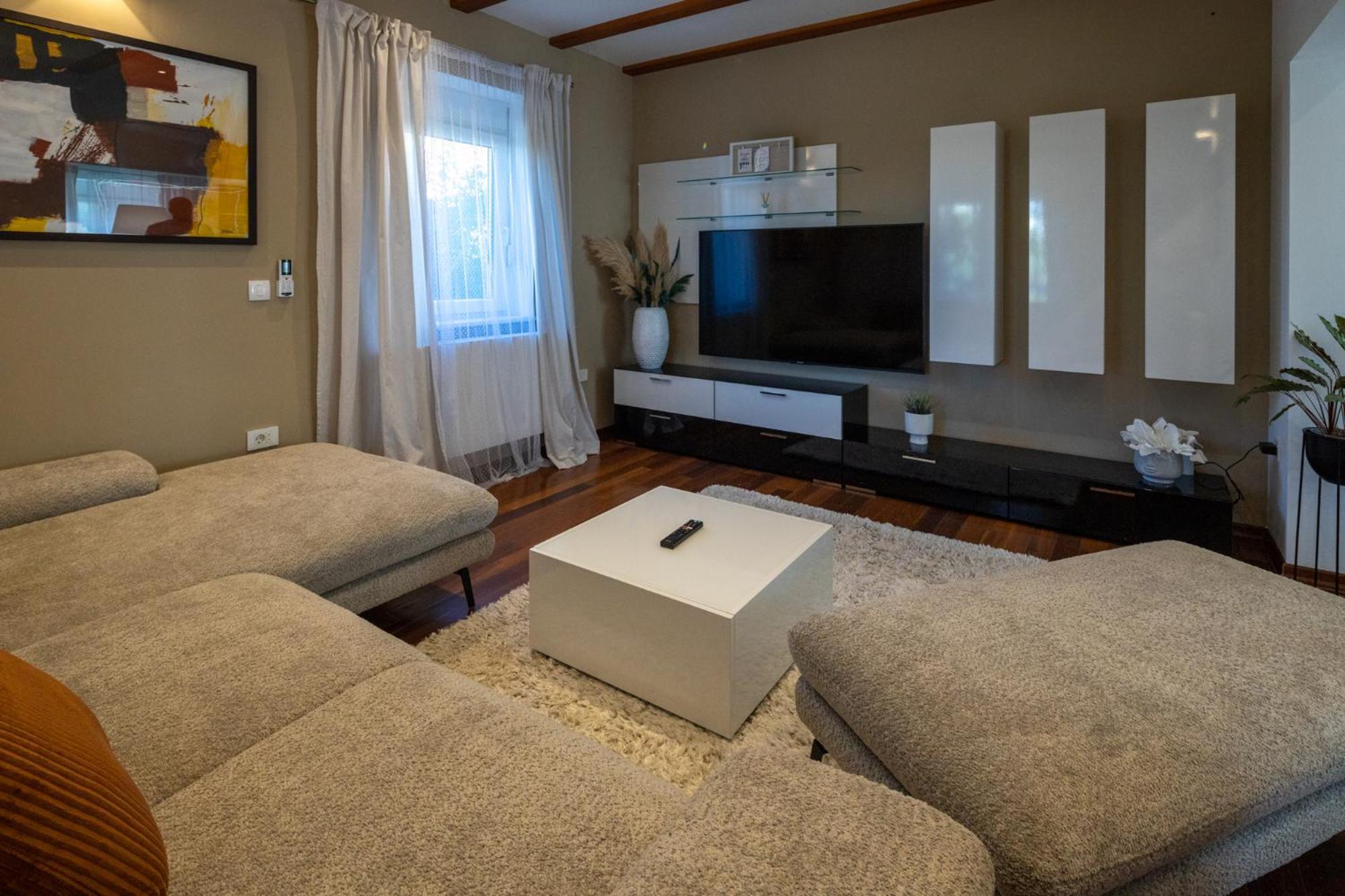 Lumaja Luxury Apartman ビオグラード・ナ・モル エクステリア 写真
